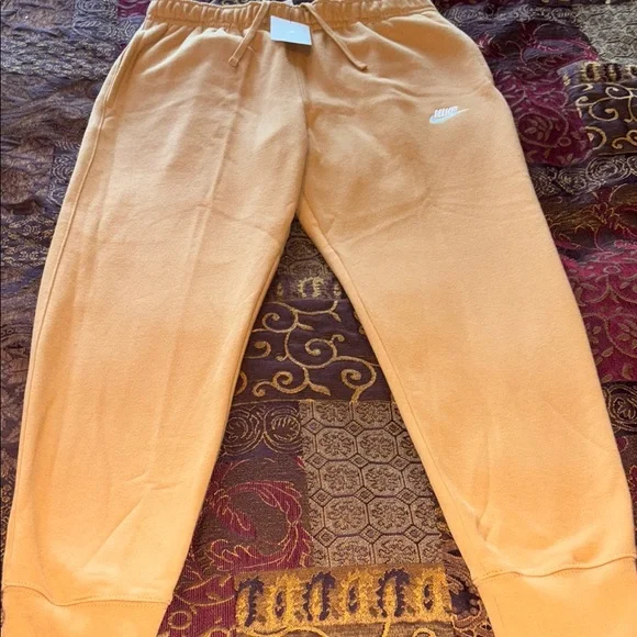 Nike Sportswear Fleece Lined Jogger - Picture 1 of 8